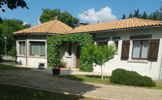 gite-nature-deux-sevres-jardin-arbore